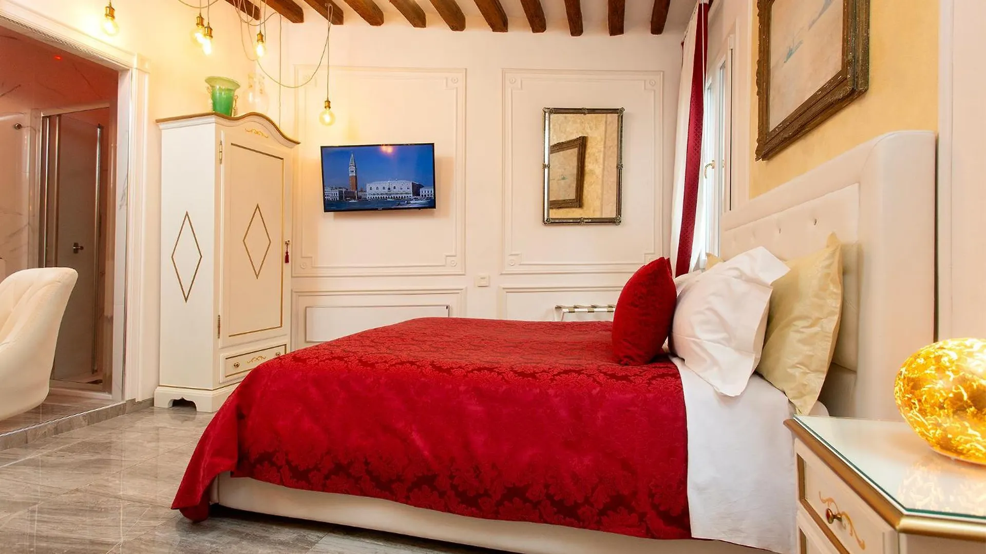 Capatron Hotel Venice 2*,